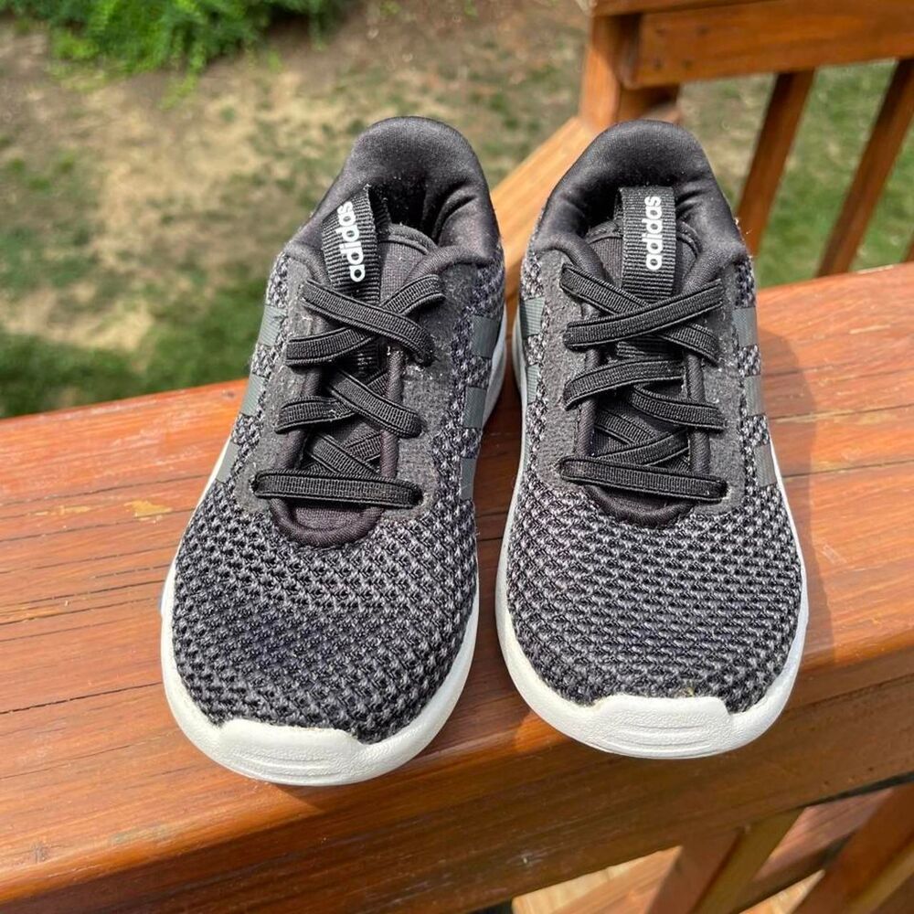 Boys 7 Adidas NMD running easy on shoes
